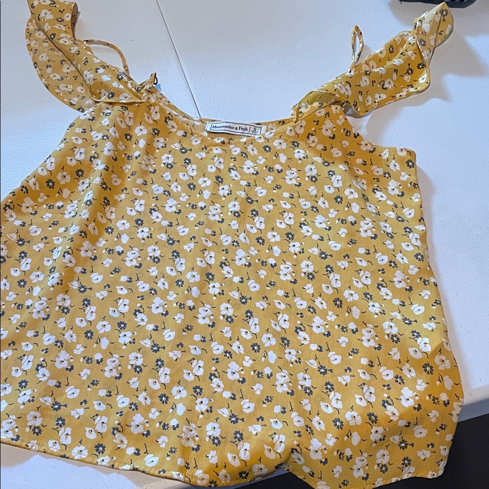 Abercrombie & Fitch Yellow Floral Blouse